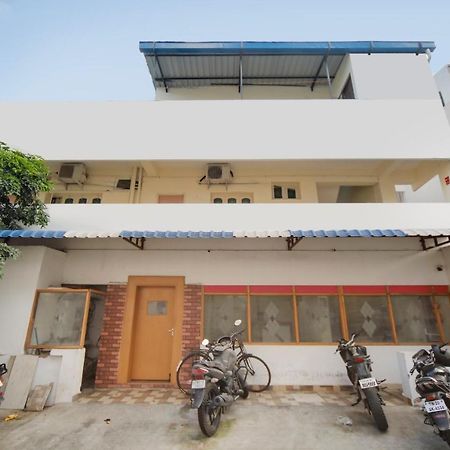 Hotel Yadvik Chennai Exterior foto